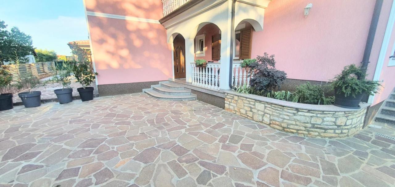 Apartmani Radmila Nova Vas  Buitenkant foto