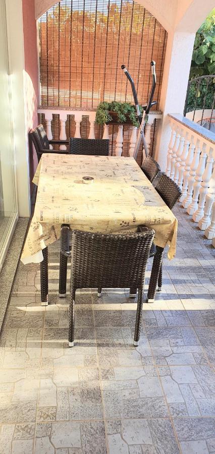 Apartmani Radmila Nova Vas  Buitenkant foto