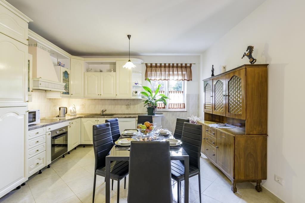 Apartmani Radmila Nova Vas  Buitenkant foto