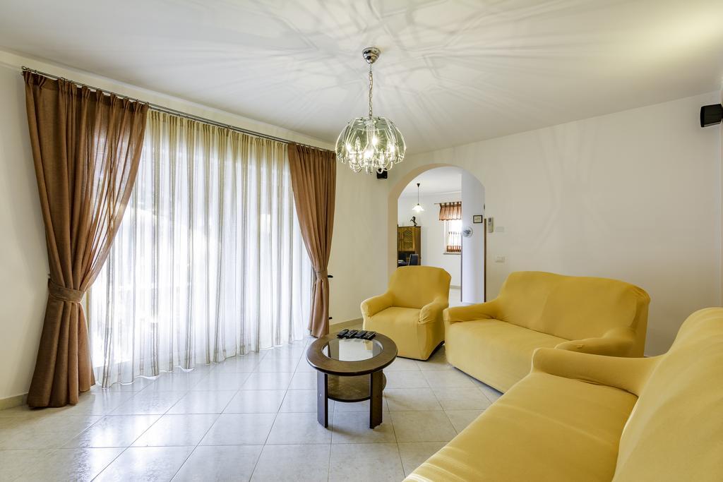 Apartmani Radmila Nova Vas  Buitenkant foto